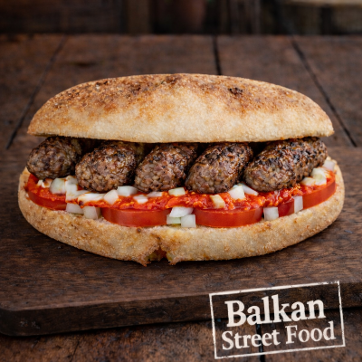Ajvarlı Tombik Balkan Köftesi Cevapi