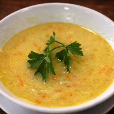 Şehriyeli Tavuk Suyu Çorbası