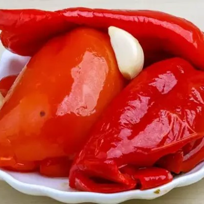 Kırmızı Biber Turşusu