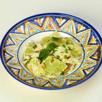 Pesto Soslu Peynirli Ravioli