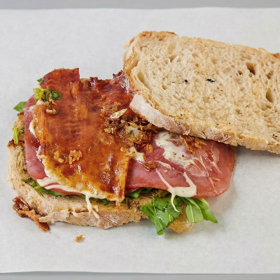 Dana Jambonlu Pesto Tost